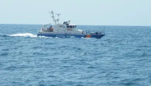 Гранични полицаи спасиха тийнейджър, паднал от скали в Черноморец 