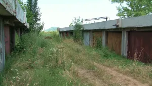 Крадци и пияници прогониха врачани от гаражите им