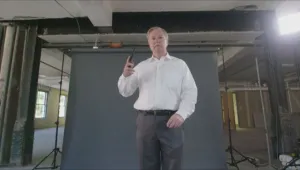 Греъм отговори на Тръмп с наръчник за унищожаване на телефон (ВИДЕО)