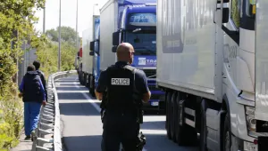 Франция отново блокира имигранти, които опитаха да преминат тунела при Ламанша 