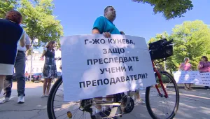 Защо гонят преподаватели и учени от блок в Студентски град?
