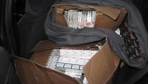 Гранични полицаи намериха над 100 000 къса контрабандни цигари