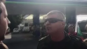 Пострадали при боя заради „Нощните вълци”: Задържаха ни заради плакати