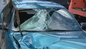 Млад шофьор прегази възрастна жена на автобусна спирка