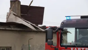 Торнадо отнесе десетки покриви в Полша