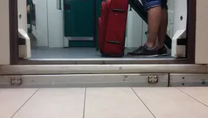 Хората с увреждания със затруднения при качване в метрото