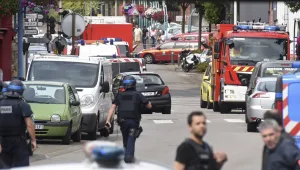 Нападателите в църквата в Нормандия са неутрализирани, един заложник е убит