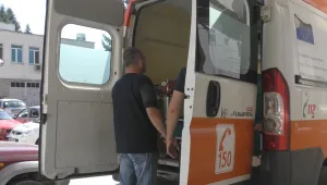 Доброволци търсят младежа, който блъсна с кола туристи в Триград