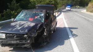 Удар между два автомобила затрудни движението при Бачково