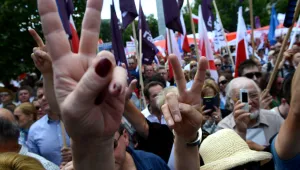 Полша не иска да слуша ЕС за съдебната си реформа
