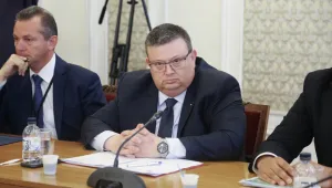 Управляващи и обвиняващи – бюро за (насрещни) услуги?