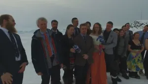 Британци се ожениха на Антарктида (ВИДЕО)
