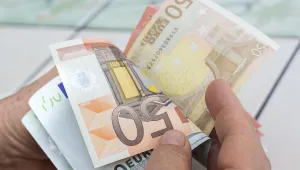Прагът за кешовите плащания остава 10 хил. лв.