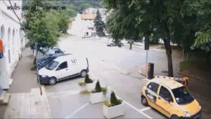 Куриоз във Враца: Изобретателни шофьори бойкотират синята зона в града