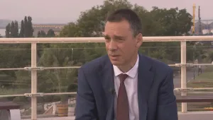 След суджуците, гейт и с пуканки, сладоледи и името на бургаския кмет