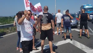 Собственици на малки бензиностанции блокираха „Капитан Андреево”