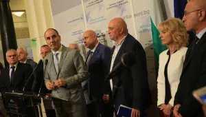 Управляващите си писаха висока оценка за борбата с чумата по животните