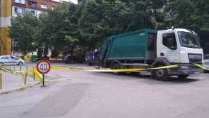 Камион за боклуци блъсна и уби възрастна жена във Варна
