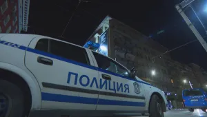 Психично болен се барикадира в дома си в София