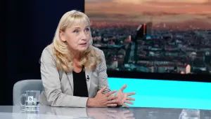 Йончева поиска ЕК да се намеси в събитията в България, ЕК отговори: Няма какво да кажем