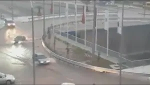 Рафтинг с коли на новото кръгово във Варна (ВИДЕО)
