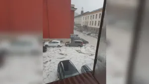 Силна градушка удари Мадан (ВИДЕО)