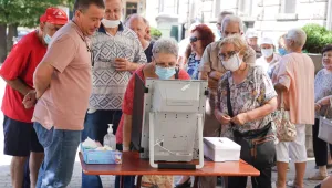 Засилен интерес към пробното гласуване с машини в столицата (СНИМКИ)