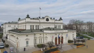 ОНЛАЙН РЕПОРТАЖ: Нощта на предсрочния вот