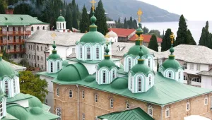 Монах от Атон е заразен с Делта варианта на COVID-19