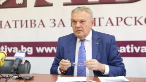 Румен Петков: Неприлична е заявката на Слави Трифонов да прави правителство сам 