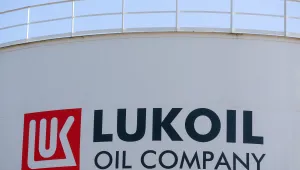 Съоснователят на „Лукойл“ Леонид Федун е продал своя дял в компанията