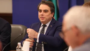Асен Василев: Бизнесът ще изплаща само първите два дни от болничния