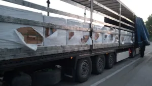 Задържаха заготовки за над 3 милиона кутии цигари в Русе