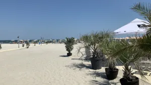 Искат 40 евро за разпъване на хавлия на плаж в Румъния
