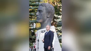 Румен Радев откри паметник на Васил Левски в Троян (СНИМКИ)