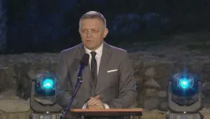 Първа публична проява на премиера на Словакия след покушението