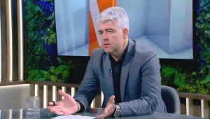 Депутатите, подкрепящи Доган, обвиниха премиера в зависимости от Пеевски