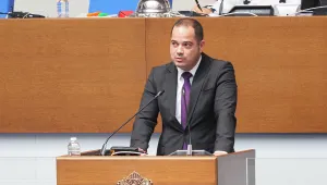 Временно е отстранен полицаят от Бургас, задържан за побой над младеж