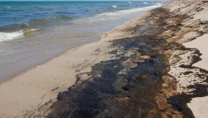 Русия съобщи, че петролният разлив в Черно море се разширява