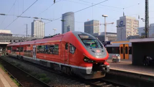 Пожар е пламнал във влак, превозващ евродепутати, имало е експлозия