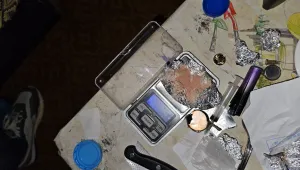 Задържаха двама мъже с над половин килограм фентанил (СНИМКИ)