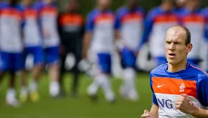 Робен остава резерва и срещу Камерун