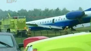 Пътнически самолет излезе от пистата в Отава 