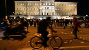 Известен певец и композитор подкрепи протестите в Гърция