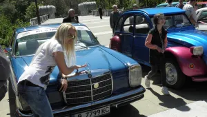 Ретро коли на парад в центъра на София