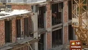  Хотел изниква под прозорците на почиващите в Слънчев бряг
