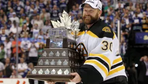 Вратарят на Бостън най-полезен на финалите в NHL