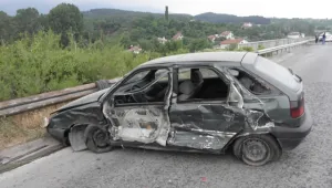 Двама души загинаха в пътни произшествия