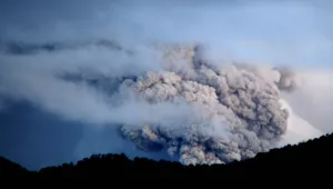 Транспортен хаос заради вулканична пепел на Камчатка 