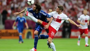 Страхотно начало на Евро 2012, Полша и Гърция разделиха по точка